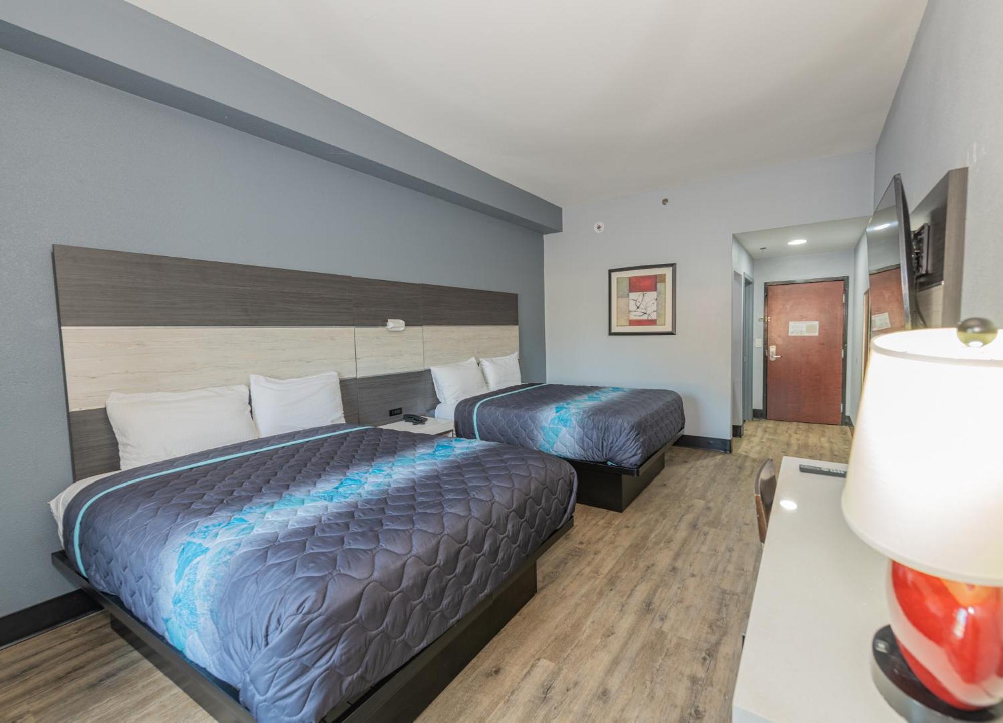 Jamestown Inn & Suites Ривердейл Экстерьер фото
