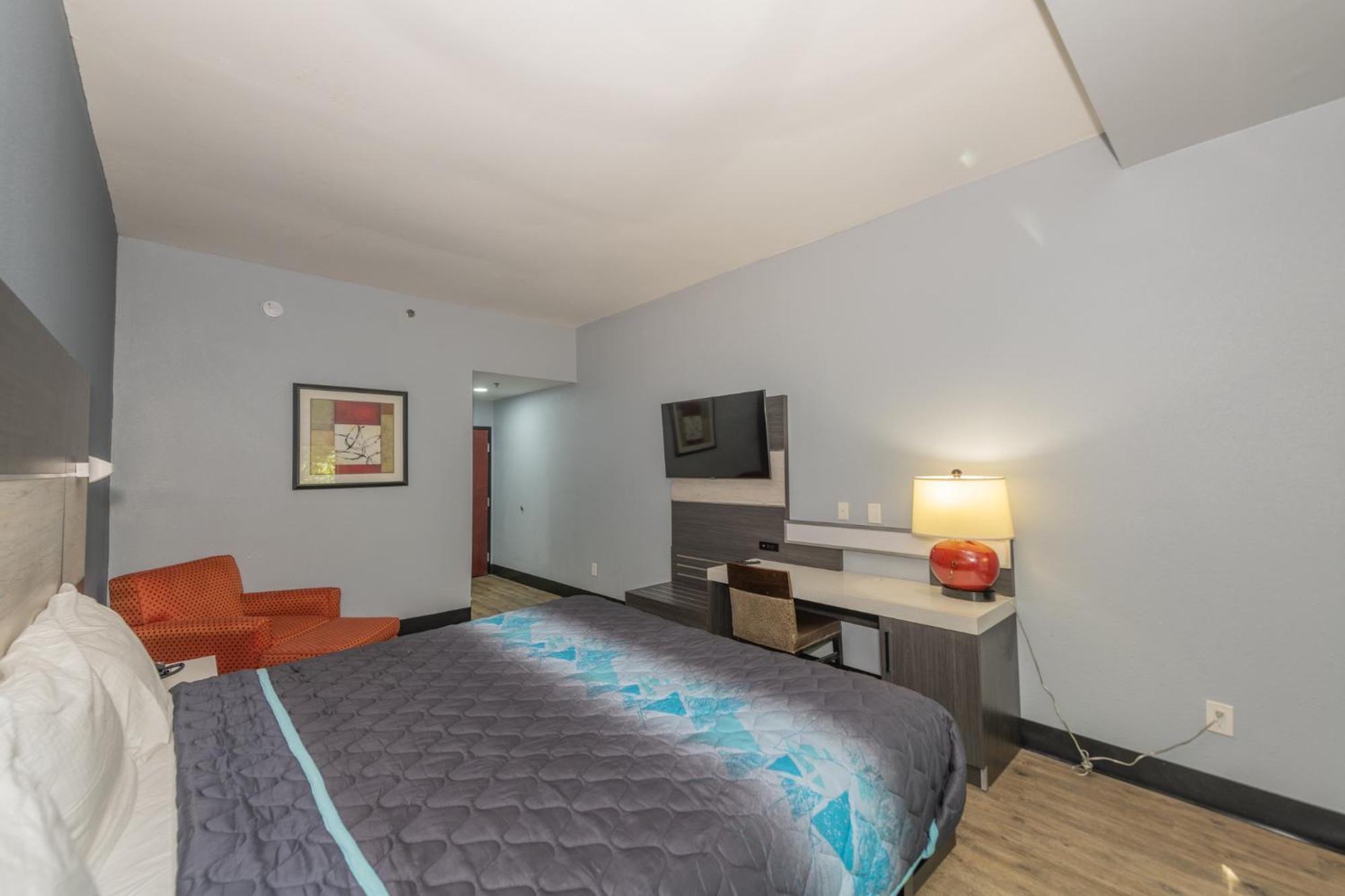 Jamestown Inn & Suites Ривердейл Экстерьер фото